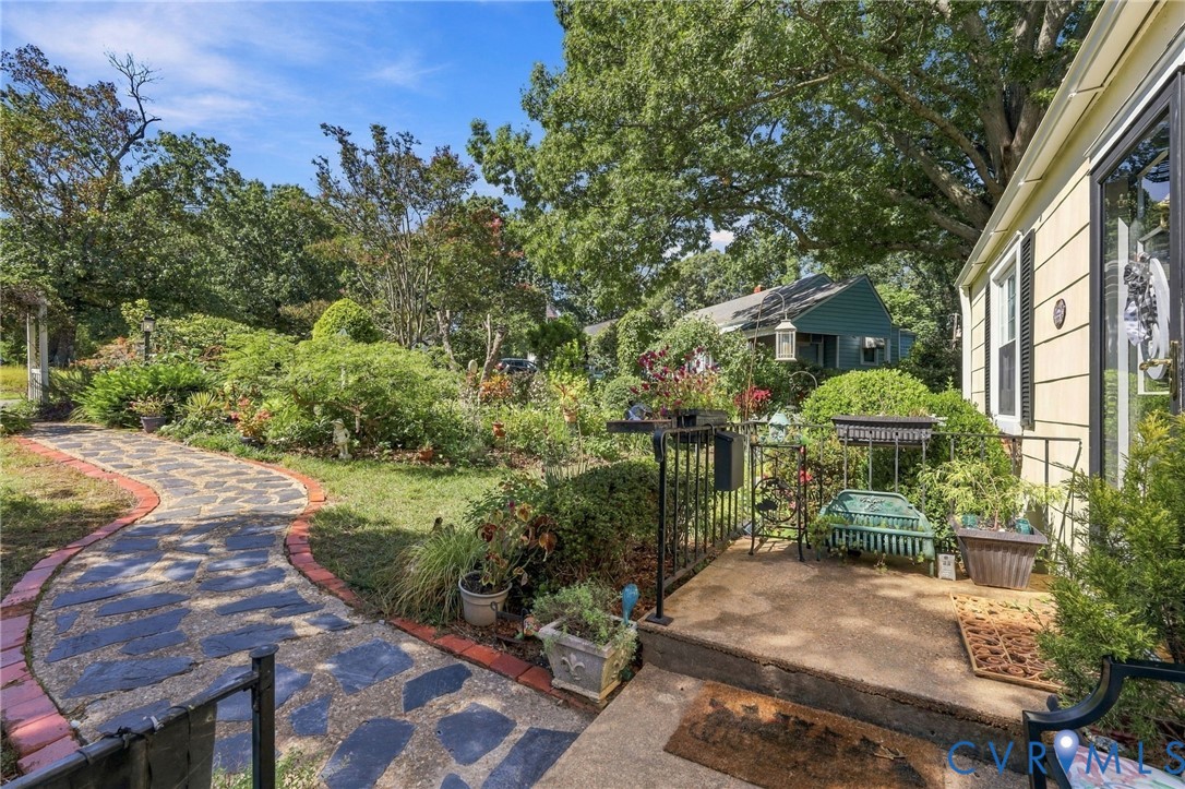 7216 Brigham Road Richmond, VA 23226 - Photo 28 of 36 front porch