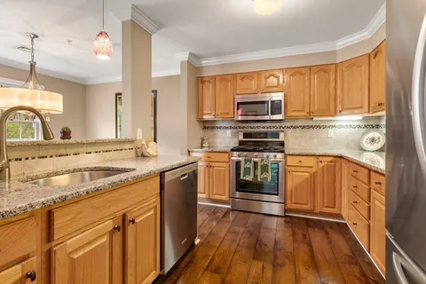 $679,000 | 121 Revere Street, Unit G, Canton, MA 02021