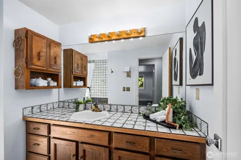 $1,195,000 | 23707 Northeast 63rd Place, Redmond, WA 98053