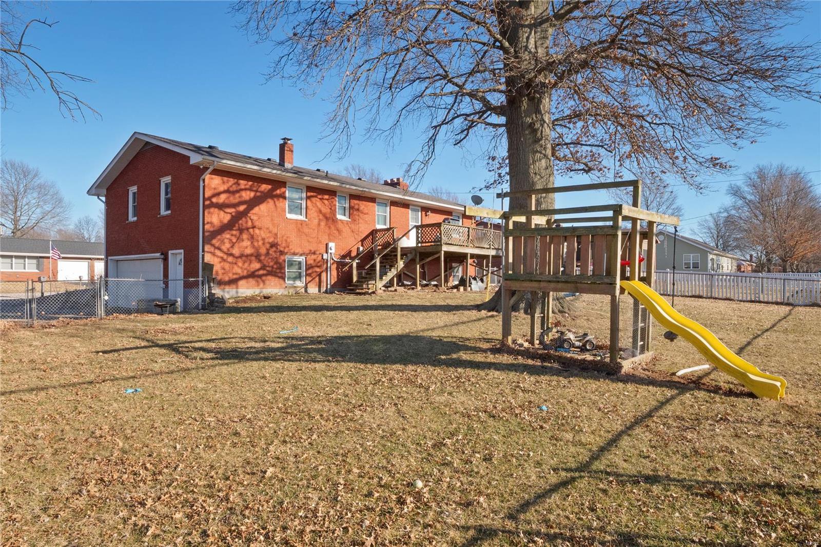 809 James Street Waterloo, IL 62298 - Photo 4 of 34 Gallery Image 4