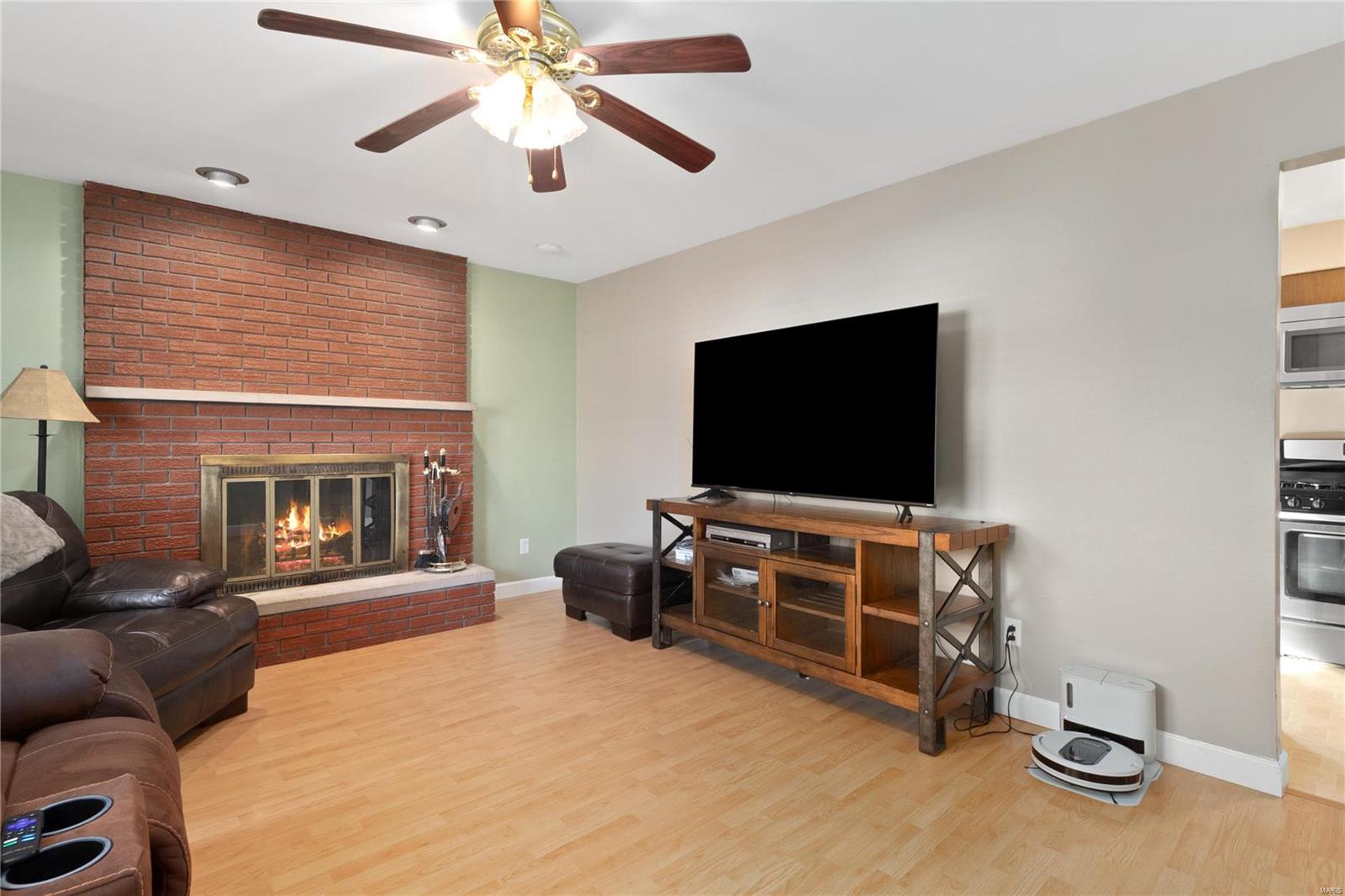 809 James Street Waterloo, IL 62298 - Photo 8 of 34 Gallery Image 8