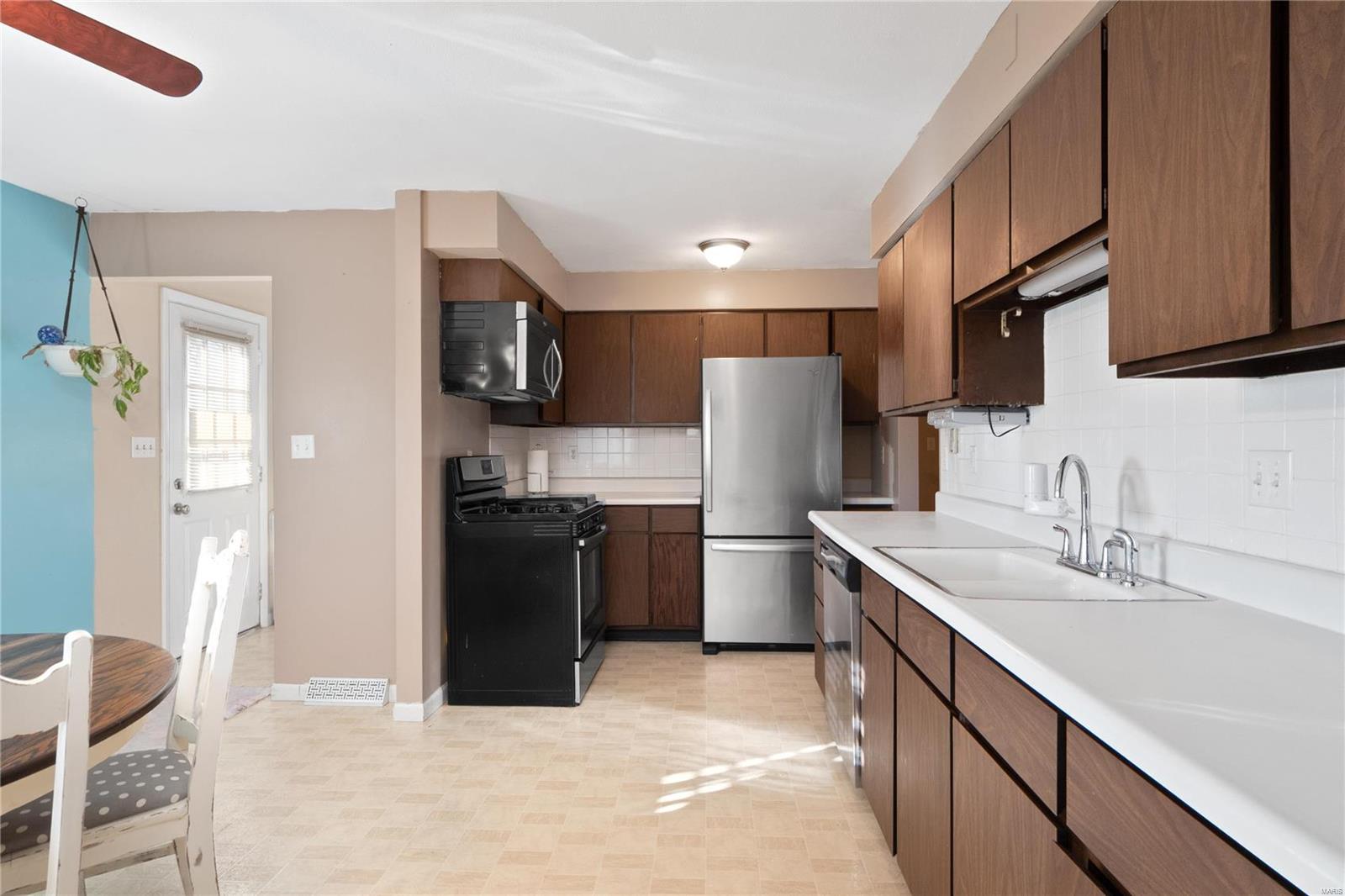 809 James Street Waterloo, IL 62298 - Photo 10 of 34 Gallery Image 10