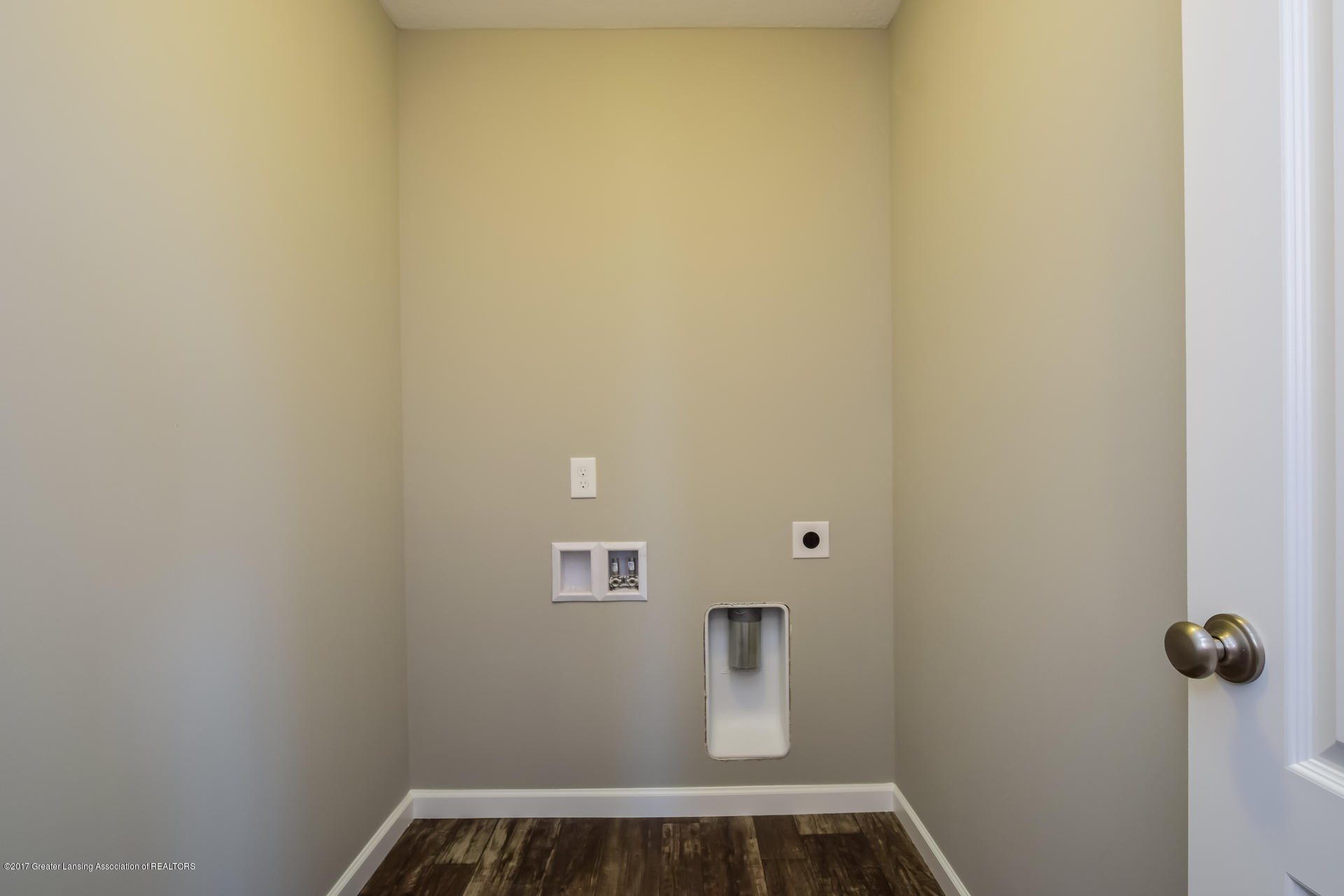 960 Pennine Ridge Way Grand Ledge, MI 48837 - Photo 20 of 21 Laundry MDE017-E2070-1