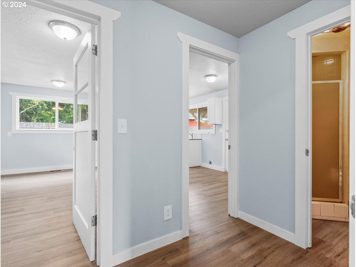 6405 Southeast Reedway Street Portland, OR 97206 - Photo 14 of 33 Gallery Image 14