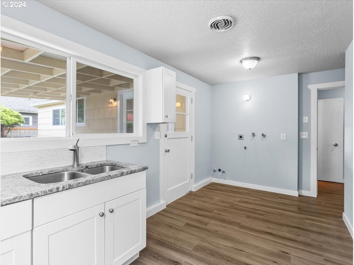 6405 Southeast Reedway Street Portland, OR 97206 - Photo 19 of 33 Gallery Image 19