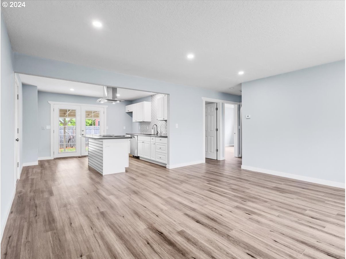 6405 Southeast Reedway Street Portland, OR 97206 - Photo 2 of 33 Gallery Image 2