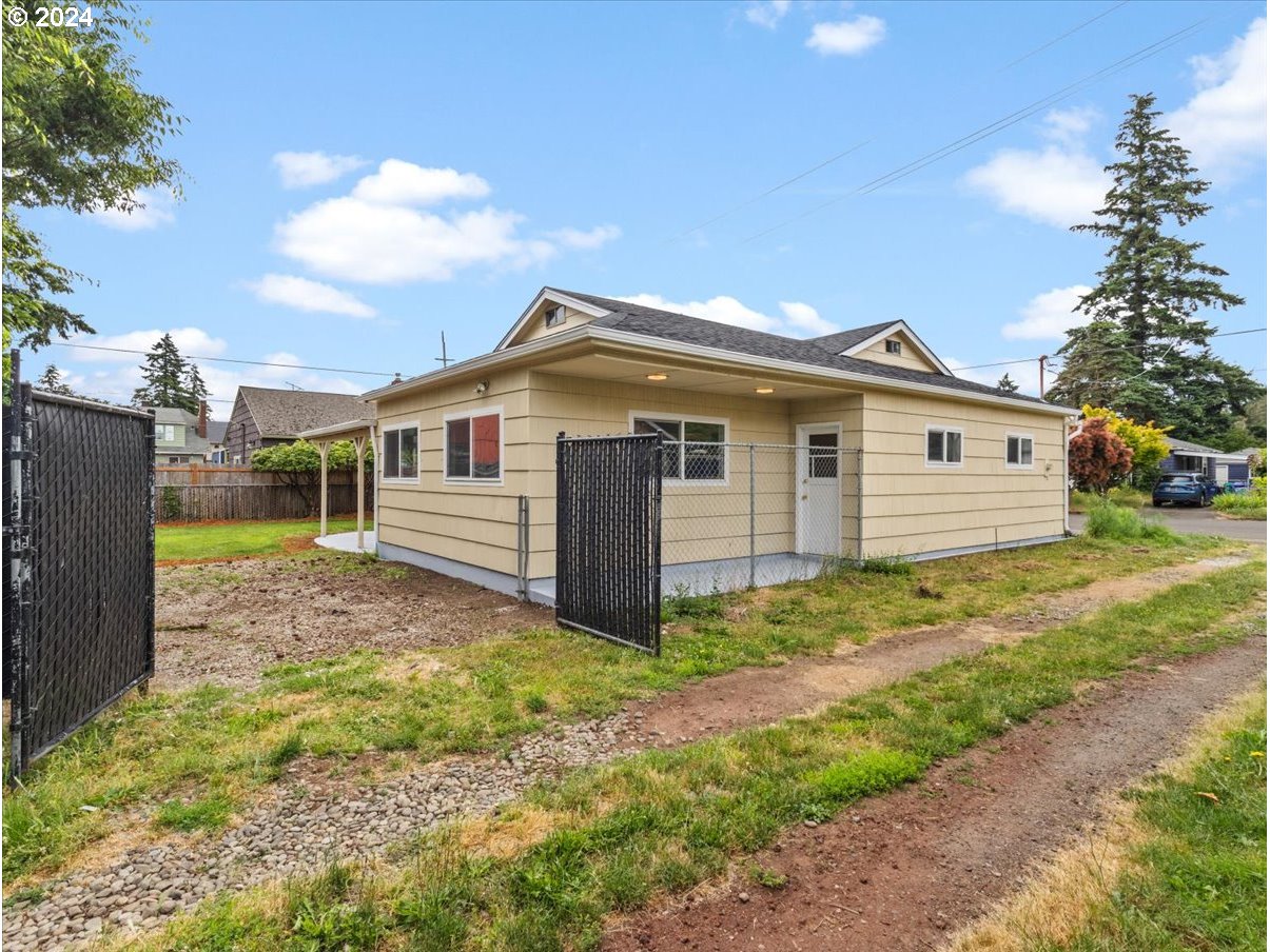 6405 Southeast Reedway Street Portland, OR 97206 - Photo 27 of 33 Gallery Image 27