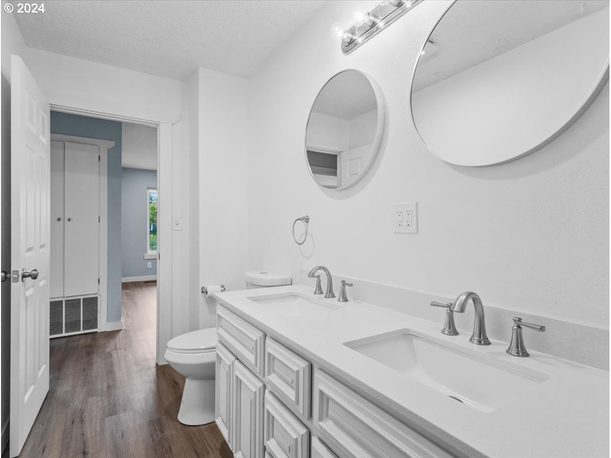 6405 Southeast Reedway Street Portland, OR 97206 - Photo 9 of 33 Gallery Image 9