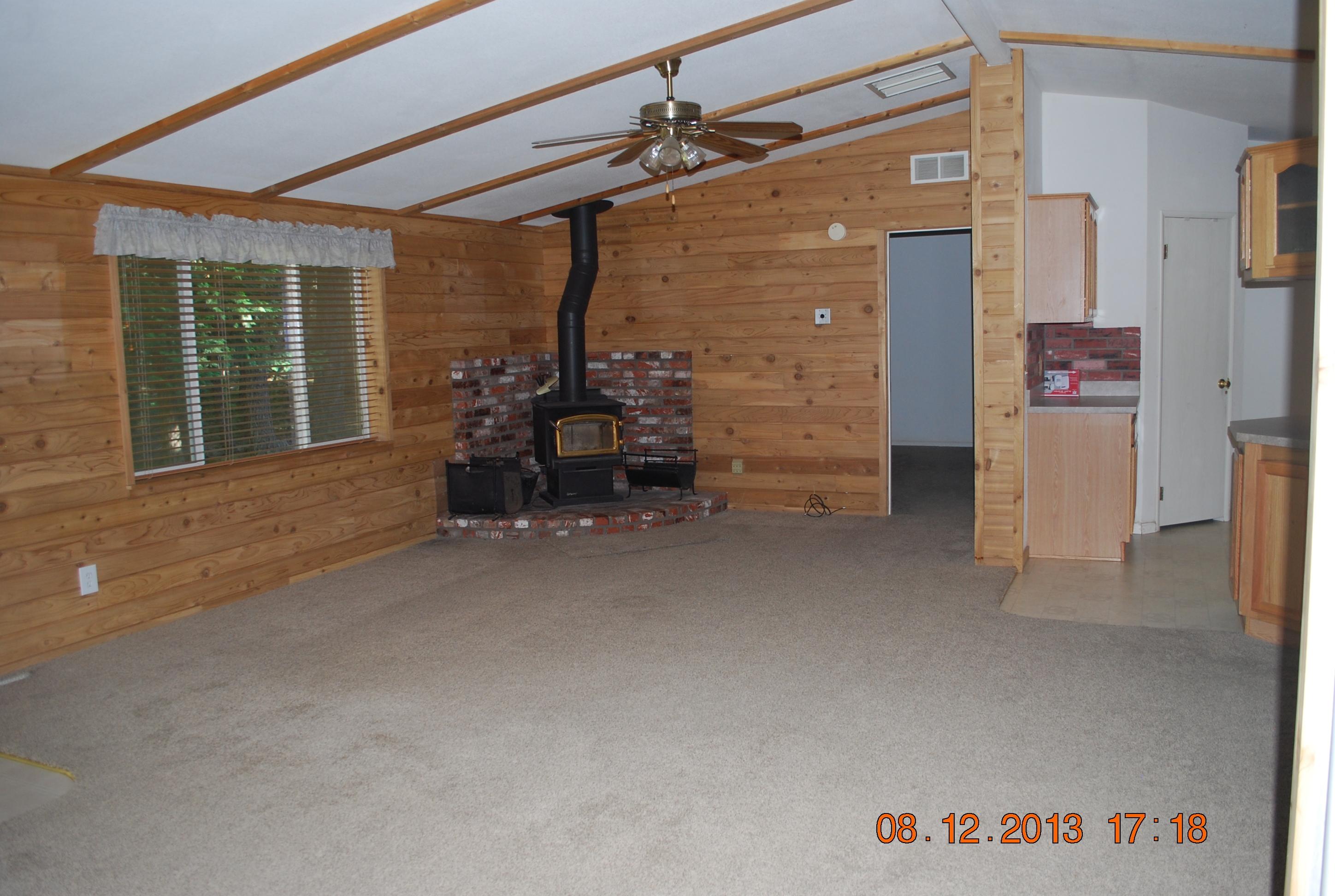 8282 McCumber Lk Road Shingletown, CA 96088 - Photo 5 of 36 Living room
