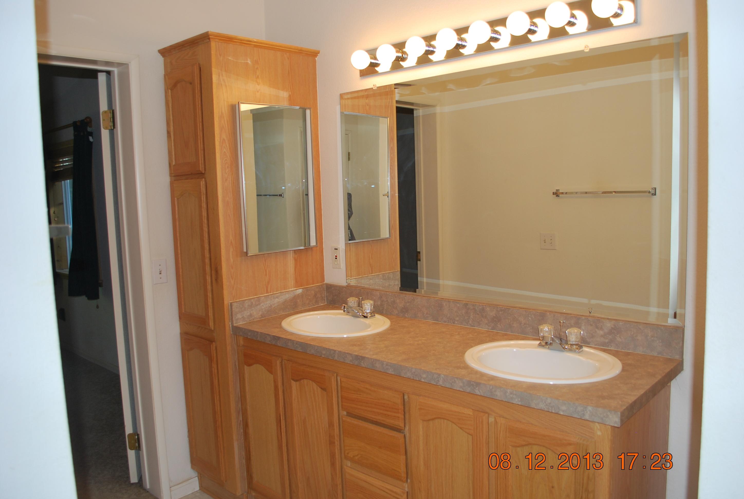 8282 McCumber Lk Road Shingletown, CA 96088 - Photo 9 of 36 Master bath