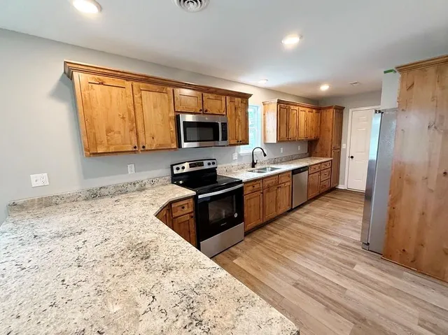 $239,900 | 1712 South Jackson Street, El Dorado Springs, MO 64744