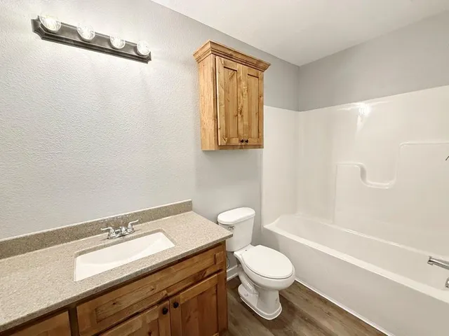 $239,900 | 1712 South Jackson Street, El Dorado Springs, MO 64744