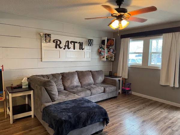 $119,900 | 450 7th St Court East, Milan, IL 61264