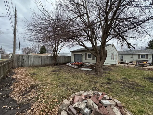 $119,900 | 450 7th St Court East, Milan, IL 61264