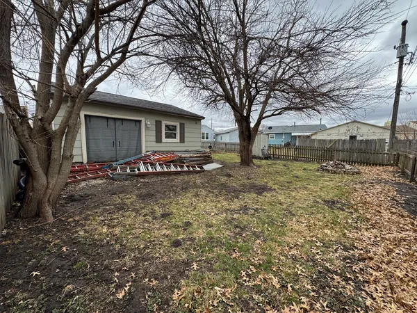 $119,900 | 450 7th St Court East, Milan, IL 61264