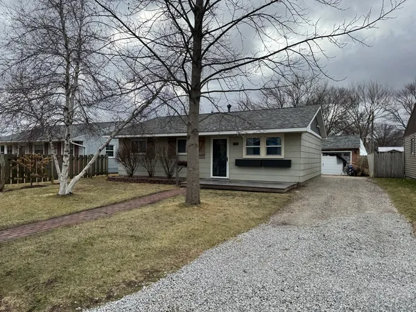 $119,900 | 450 7th St Court East, Milan, IL 61264