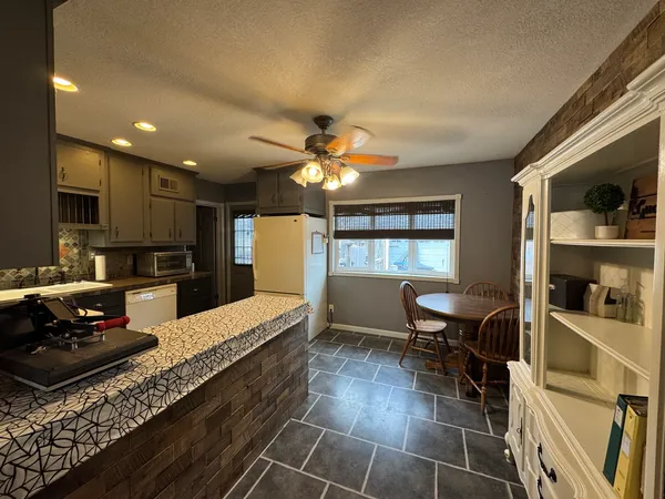 $119,900 | 450 7th St Court East, Milan, IL 61264