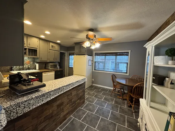 $119,900 | 450 7th St Court East, Milan, IL 61264