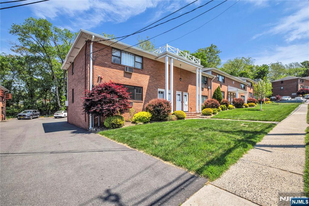 7 Colonial Drive, Unit 7L Little Falls, NJ 07424 - Photo 3 of 22