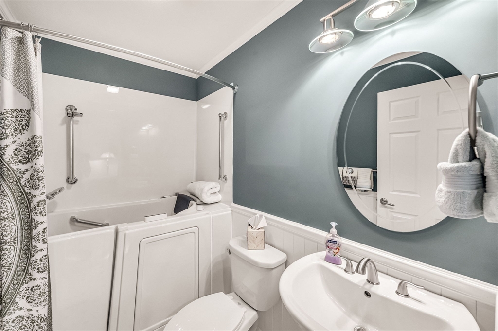 81 Oakhill Circle, Unit 81 Chicopee, MA 01020 - Photo 20 of 34