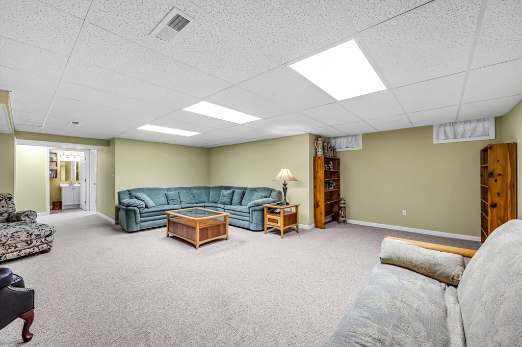 81 Oakhill Circle, Unit 81 Chicopee, MA 01020 - Photo 21 of 34