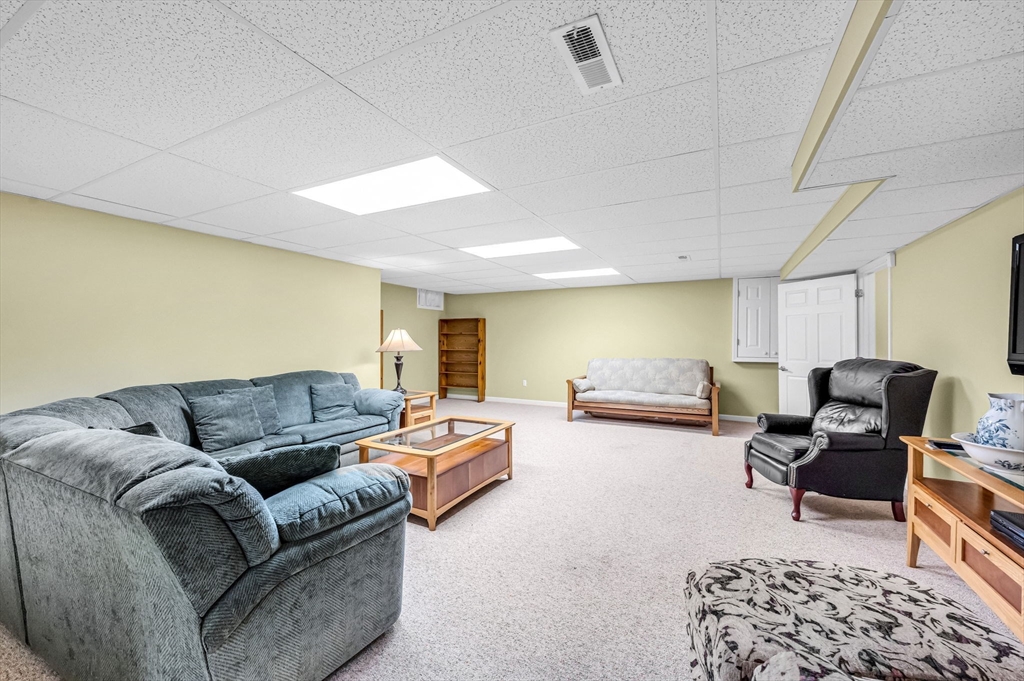 81 Oakhill Circle, Unit 81 Chicopee, MA 01020 - Photo 24 of 34