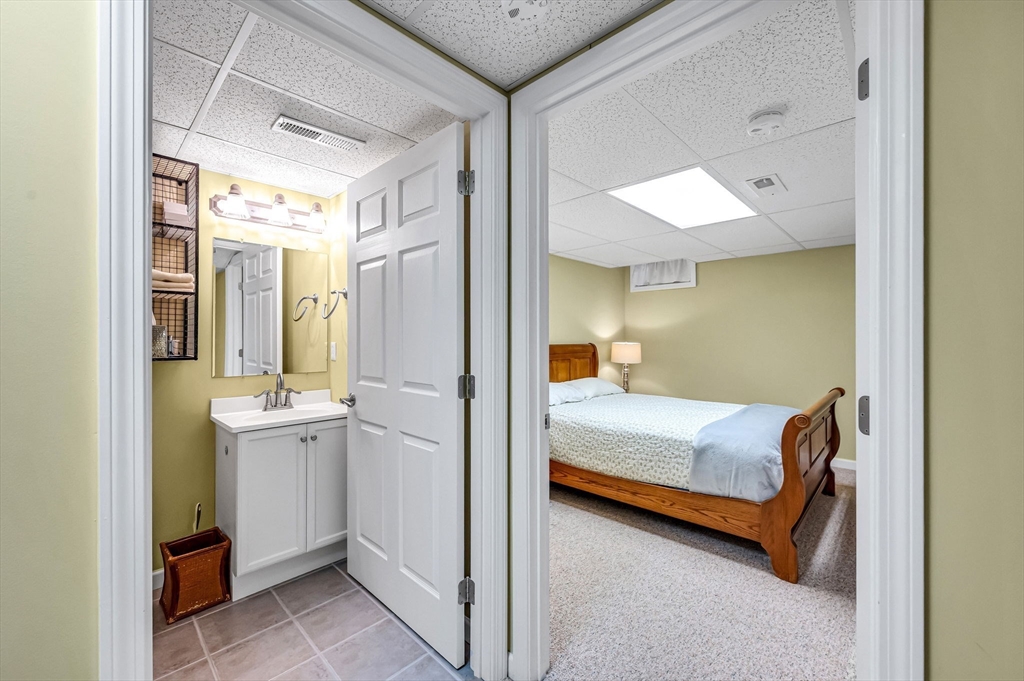 81 Oakhill Circle, Unit 81 Chicopee, MA 01020 - Photo 27 of 34