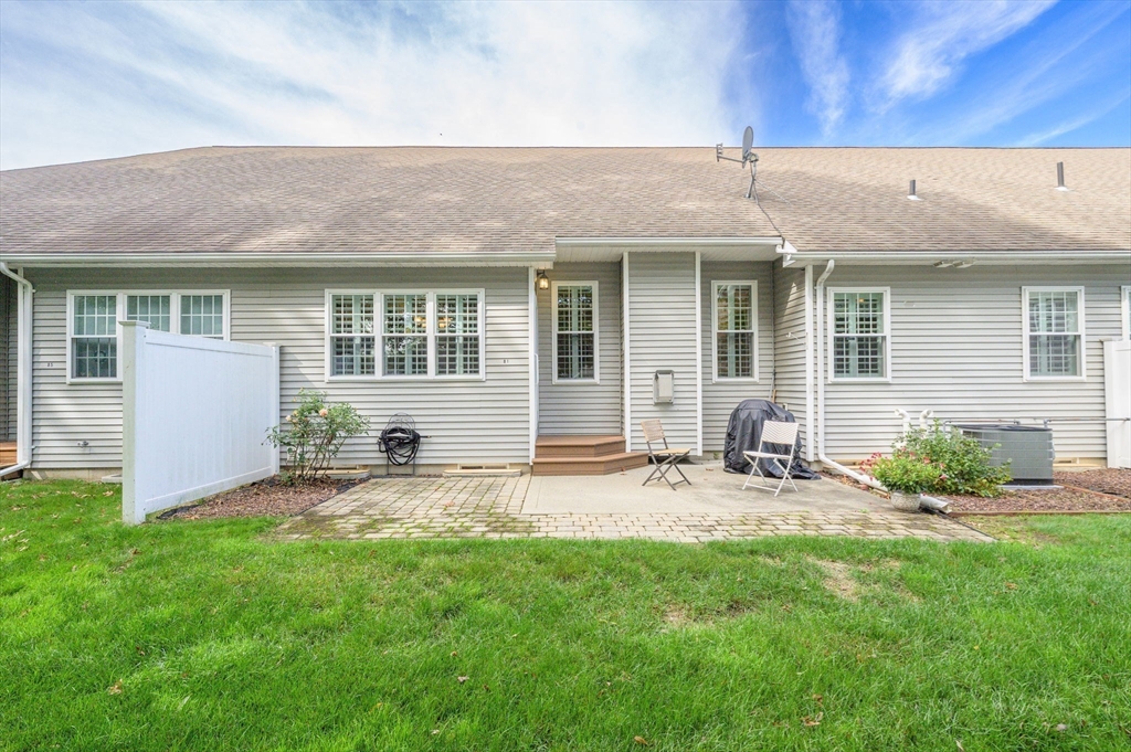 81 Oakhill Circle, Unit 81 Chicopee, MA 01020 - Photo 29 of 34