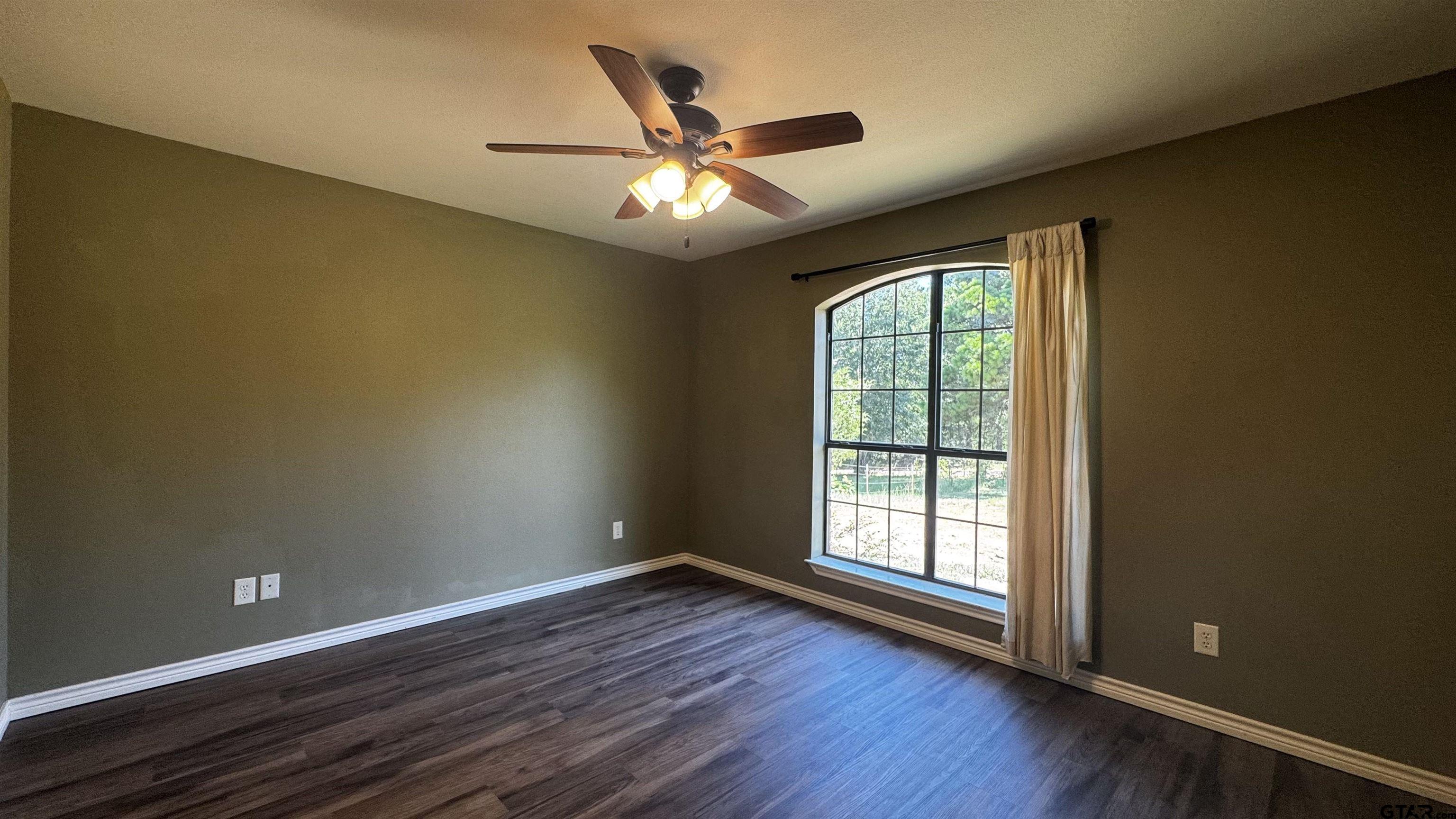 19613 C R 444 Lindale, TX 75771 - Photo 19 of 25 Gallery Image 19