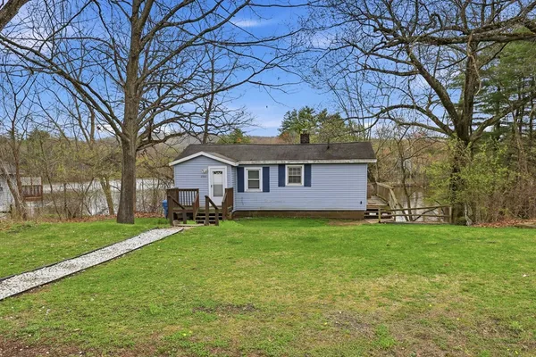 $2,000 | 2597 Boston Road, Unit 1, Wilbraham, MA 01095