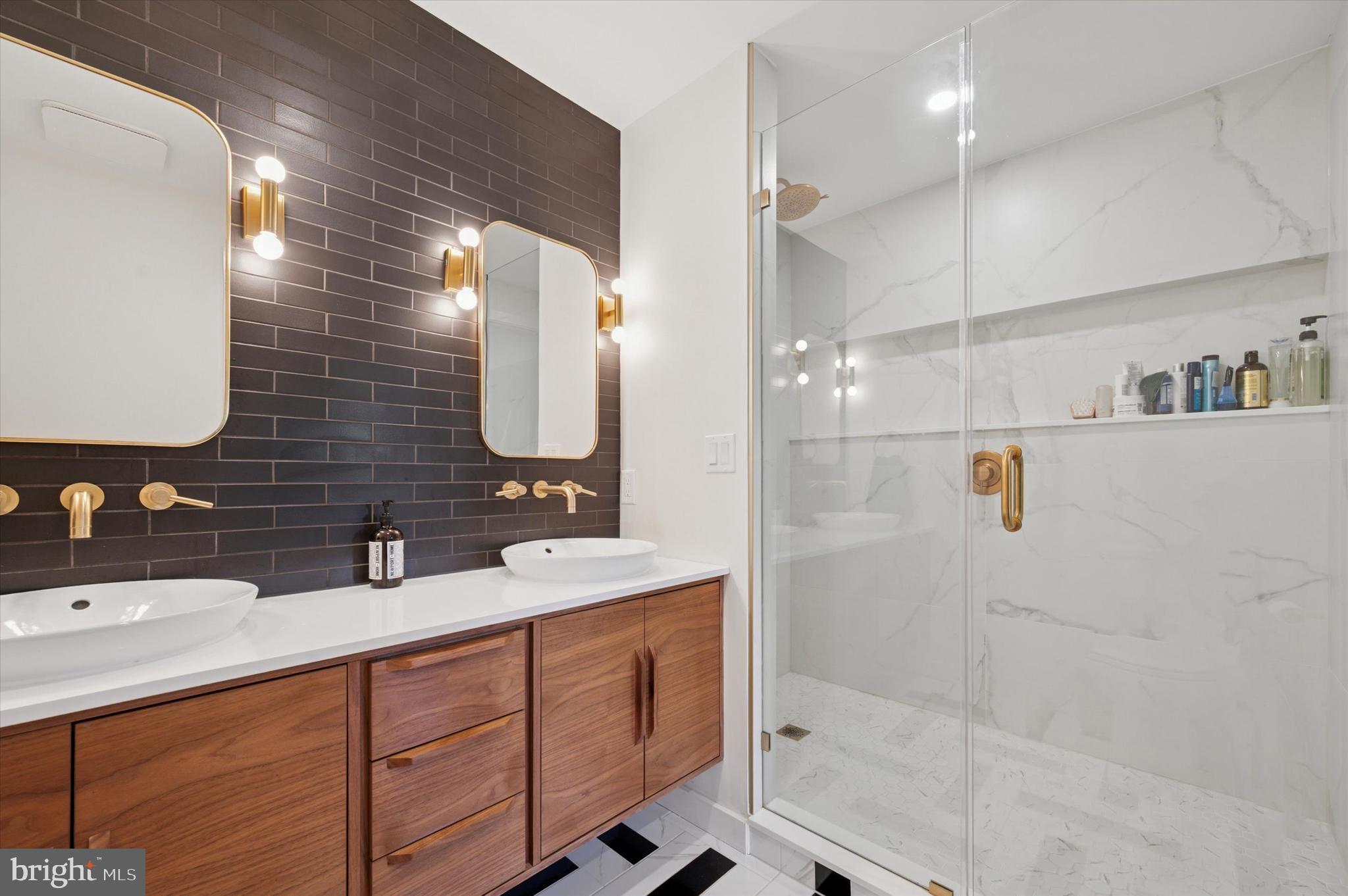 283 Locust Street Philadelphia, PA 19106 - Photo 18 of 33