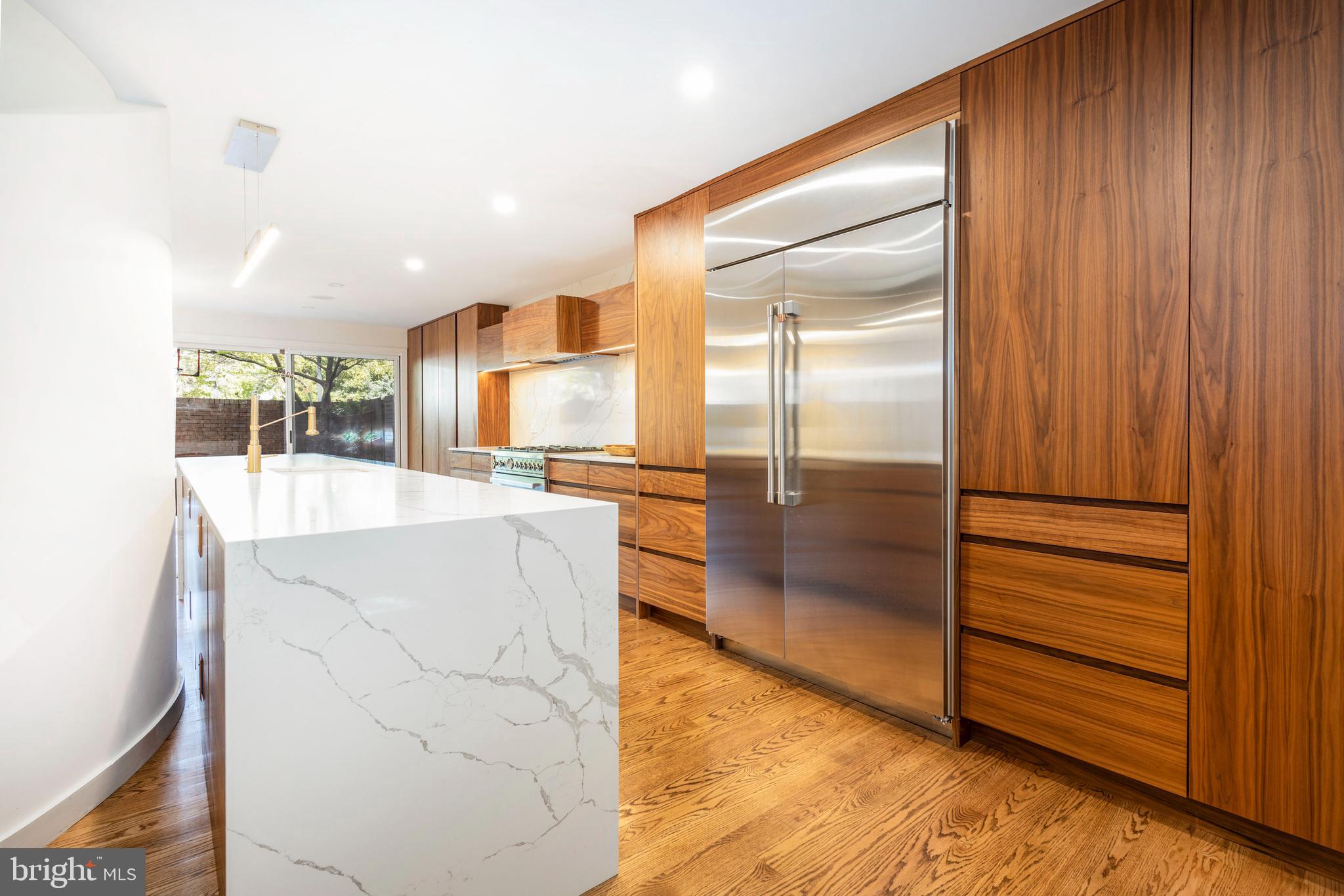 283 Locust Street Philadelphia, PA 19106 - Photo 4 of 33