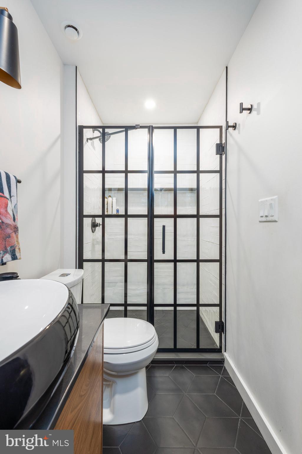 283 Locust Street Philadelphia, PA 19106 - Photo 8 of 33