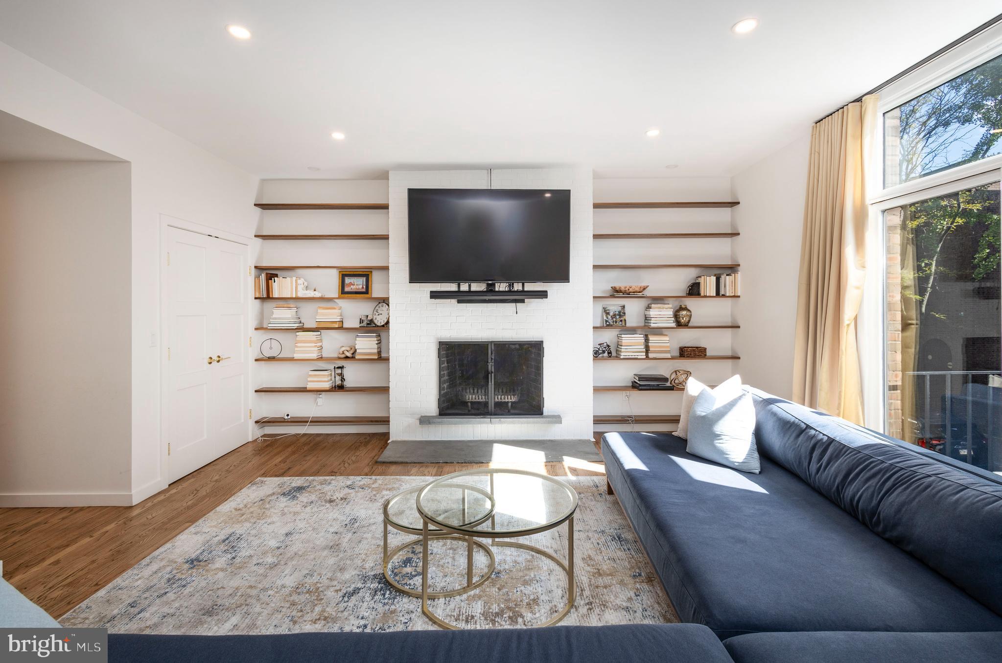 283 Locust Street Philadelphia, PA 19106 - Photo 10 of 33