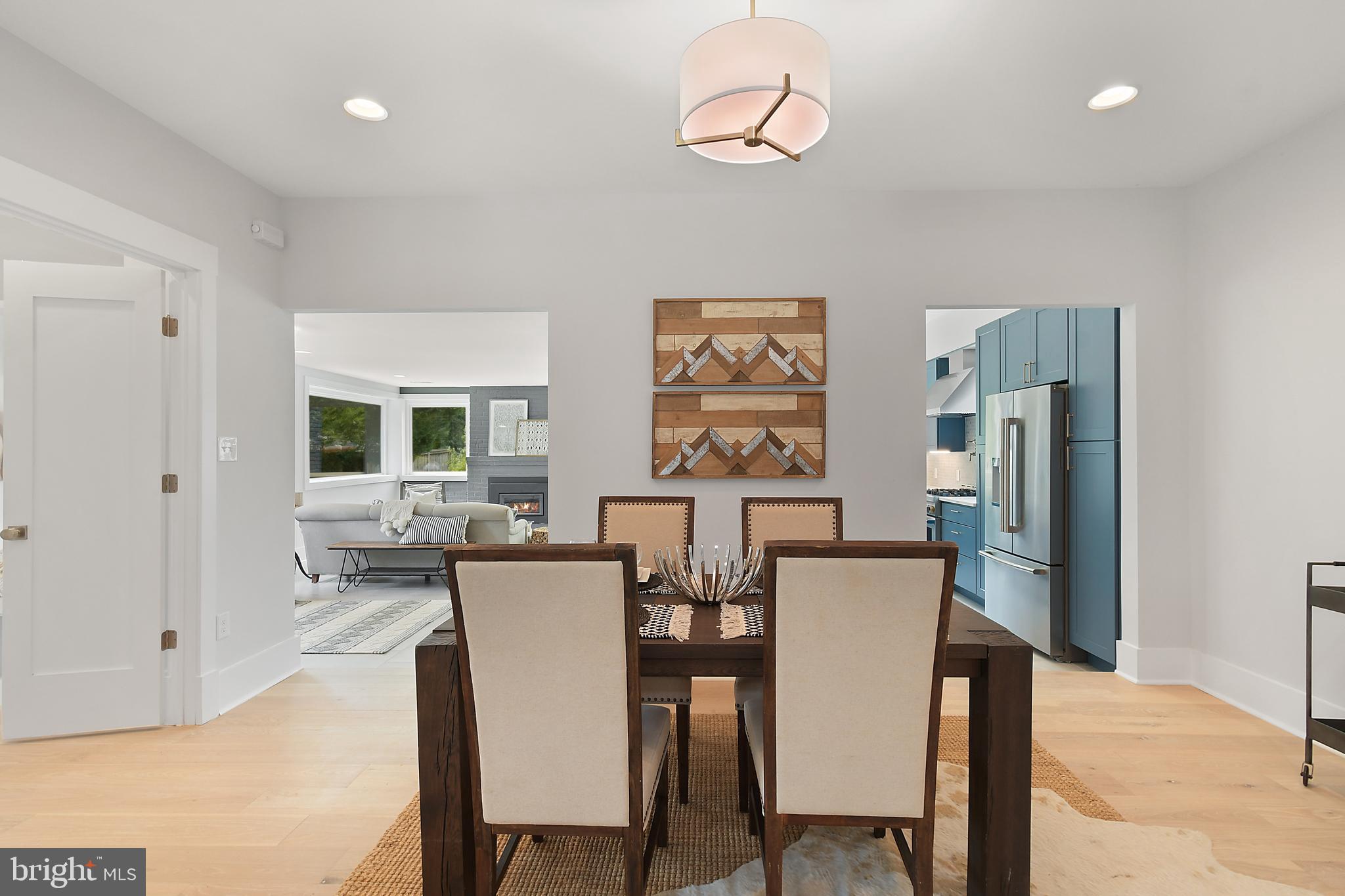 8010 Bainbridge Road Alexandria, VA 22308 - Photo 12 of 53 Dining area