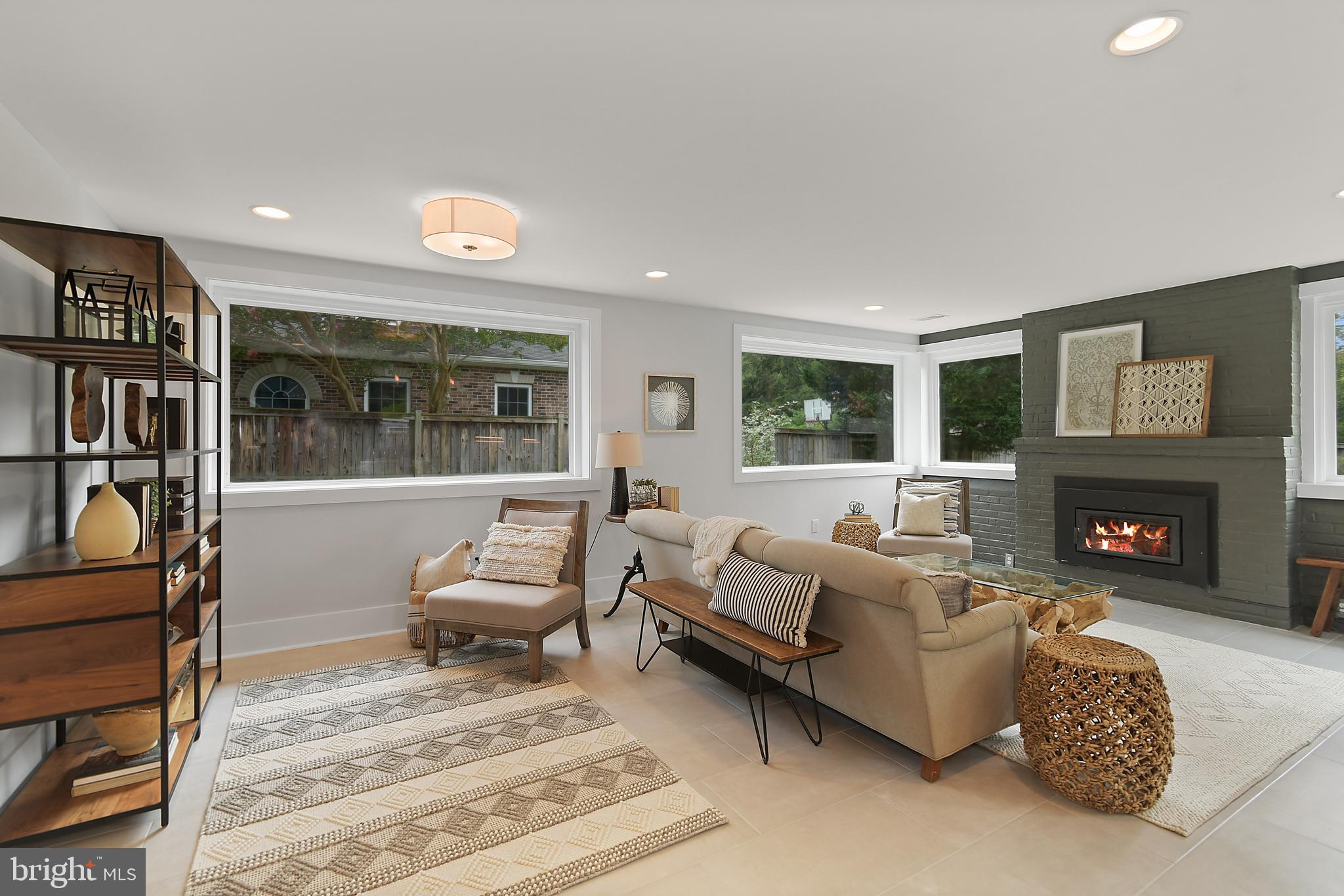 8010 Bainbridge Road Alexandria, VA 22308 - Photo 15 of 53 Family room/Kitchen