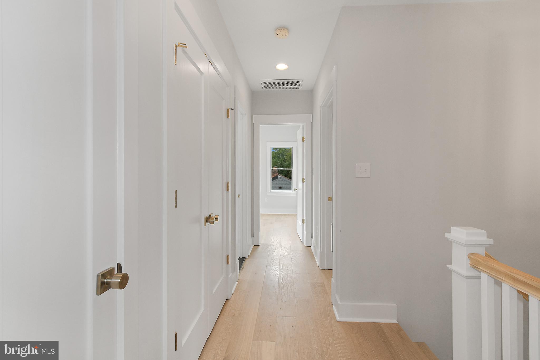 8010 Bainbridge Road Alexandria, VA 22308 - Photo 29 of 53 Upstairs landing
