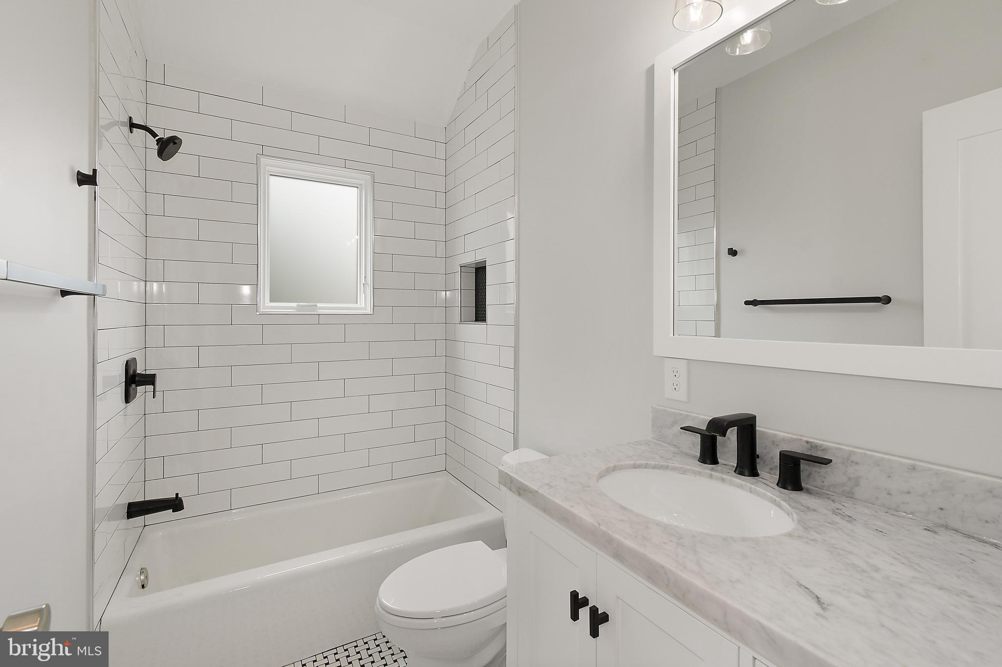 8010 Bainbridge Road Alexandria, VA 22308 - Photo 43 of 53 Hall ba