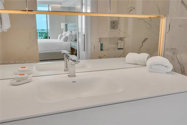 $6,950 | 6700 Indian Creek Drive, Unit 1007, Miami Beach, FL 33141