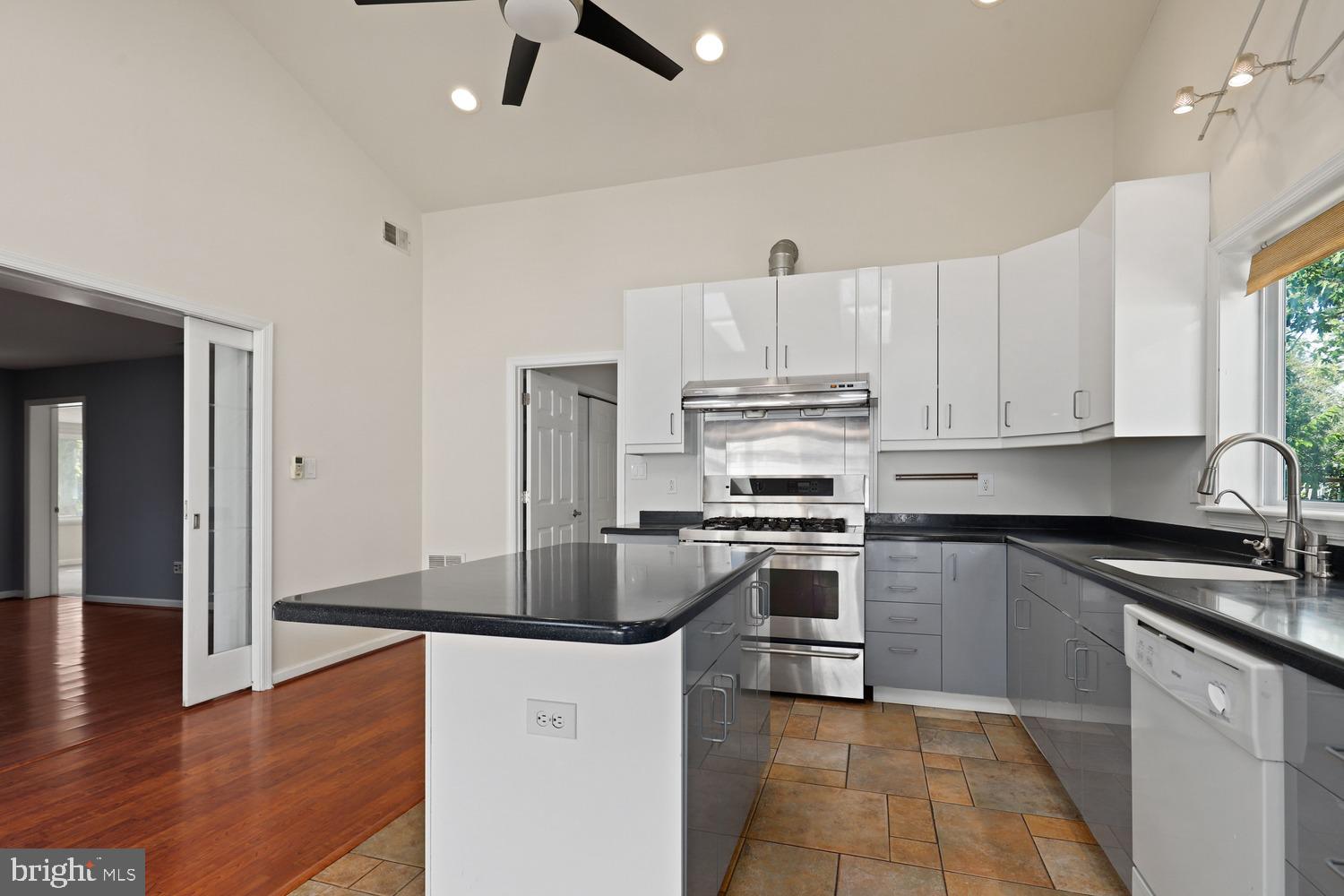 5420 Gainesville Road Springfield, VA 22151 - Photo 12 of 35