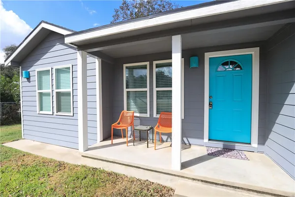 $299,000 | 125 Lakewood Drive, Mathis, TX 78368