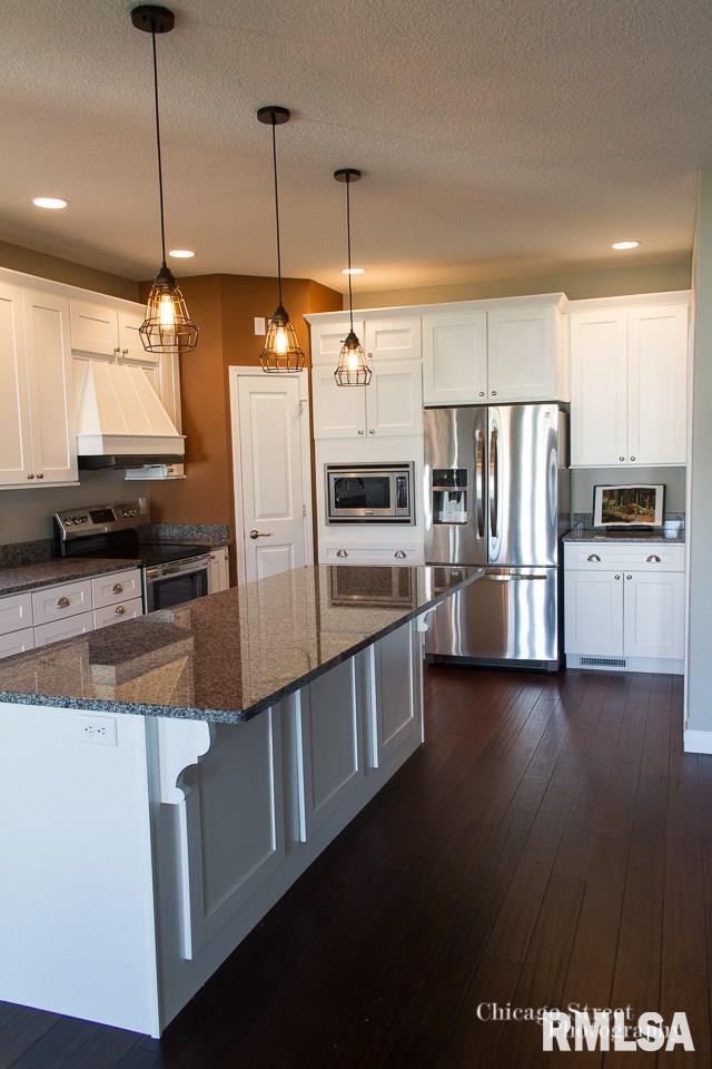 405 East Palace Row Geneseo, IL 61254 - Photo 9 of 22