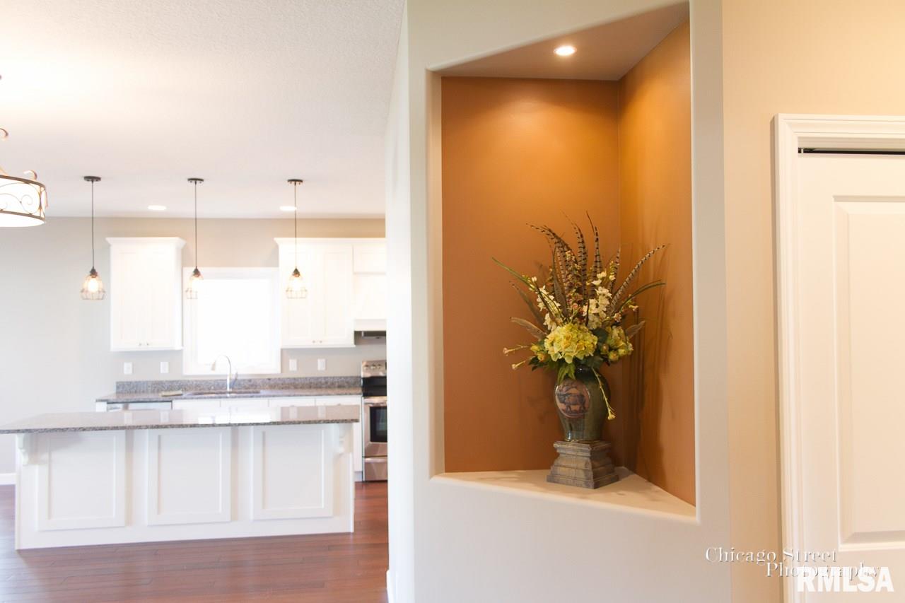 405 East Palace Row Geneseo, IL 61254 - Photo 10 of 22