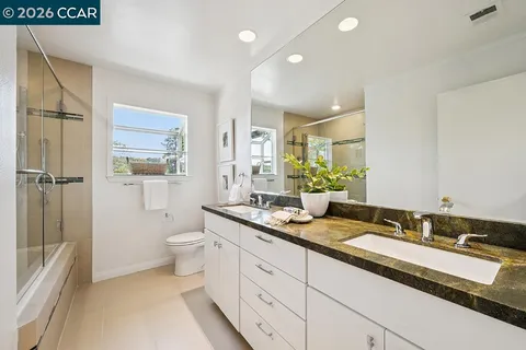 $1,250,000 | 8 Ketelsen Court, Moraga, CA 94556
