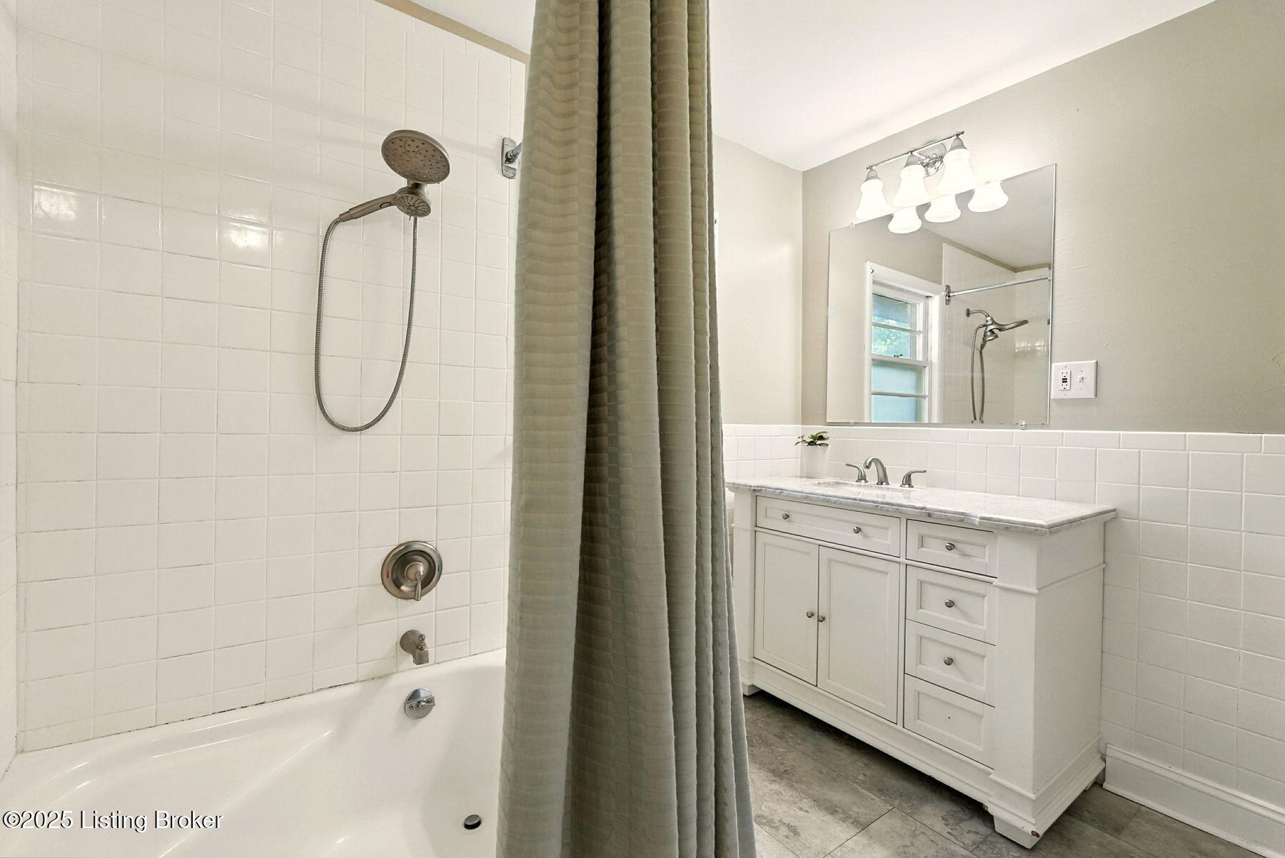 1904 Hoke Road Louisville, KY 40220 - Photo 23 of 35 photo_online_021