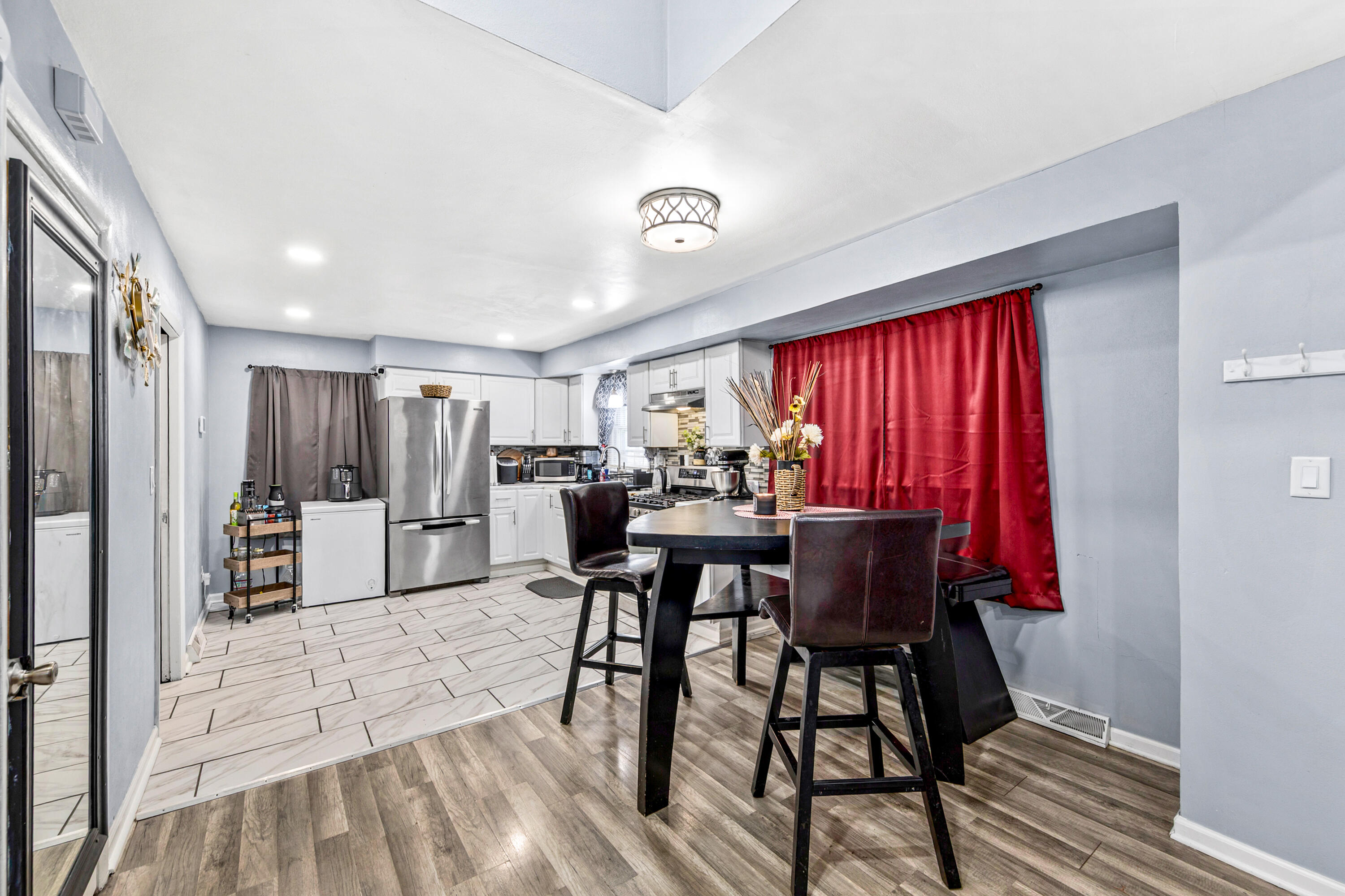 8306 West Ruby Avenue Milwaukee, WI 53218 - Photo 8 of 27 Dining Room
