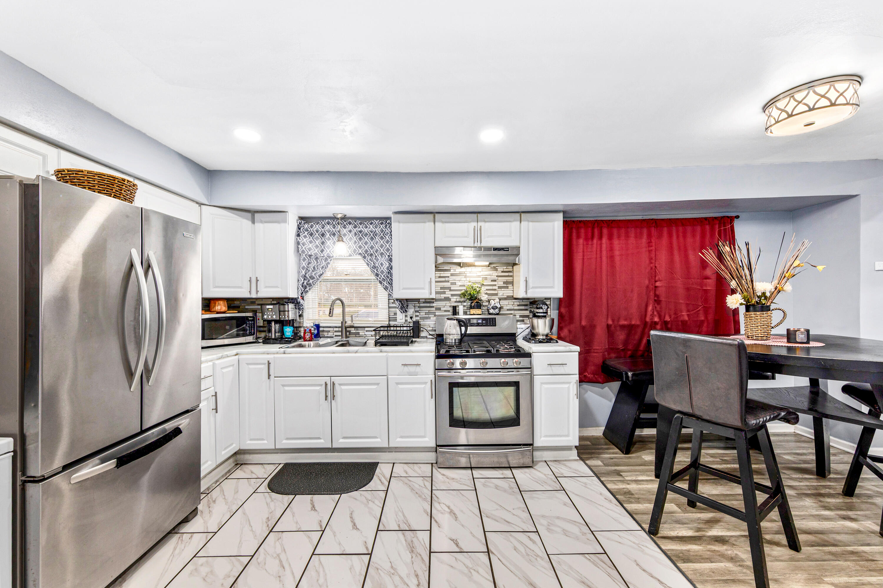 8306 West Ruby Avenue Milwaukee, WI 53218 - Photo 10 of 27 Kitchen