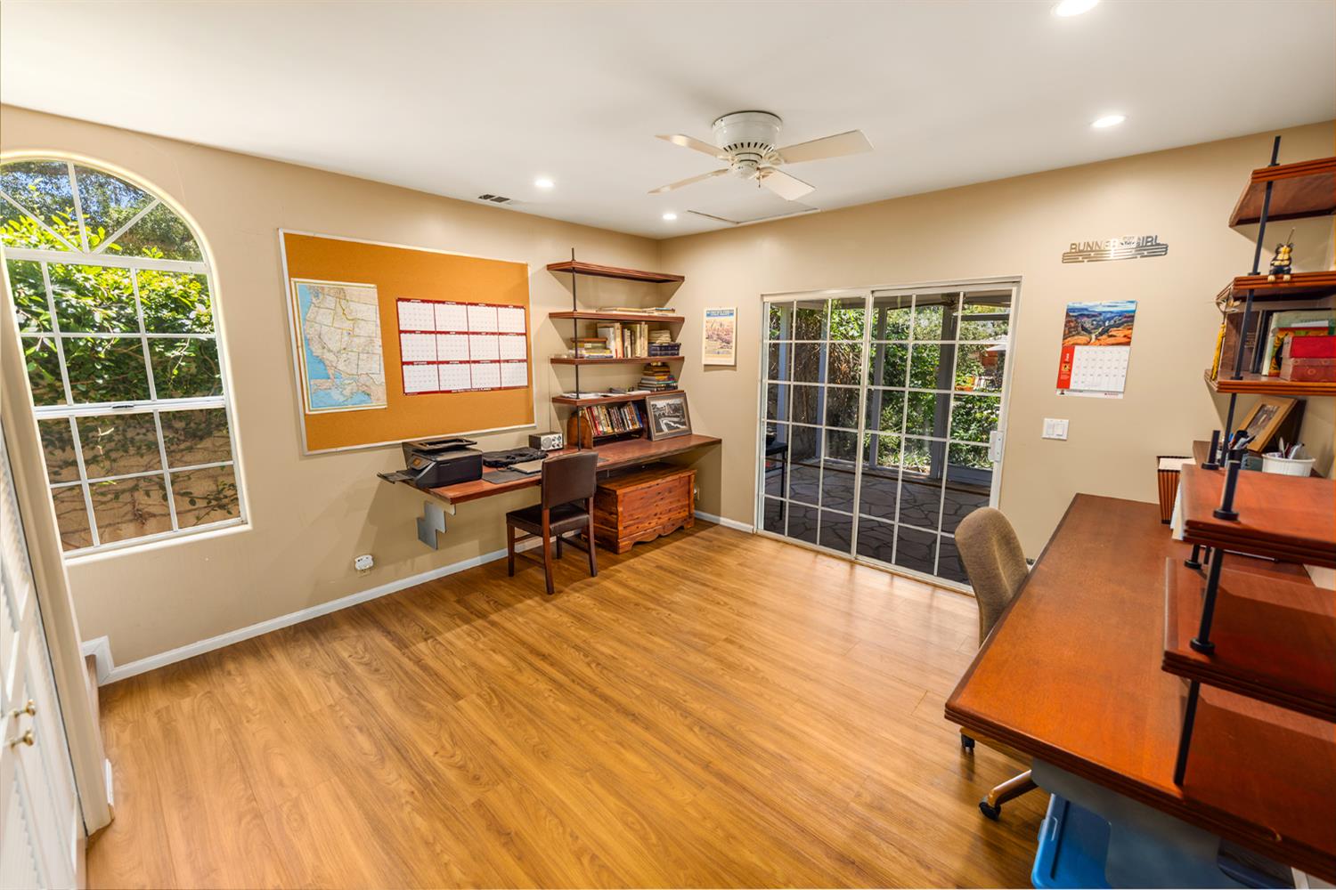 840 Fairview Road Ojai, CA 93023 - Photo 21 of 30 a room with furniture and a window