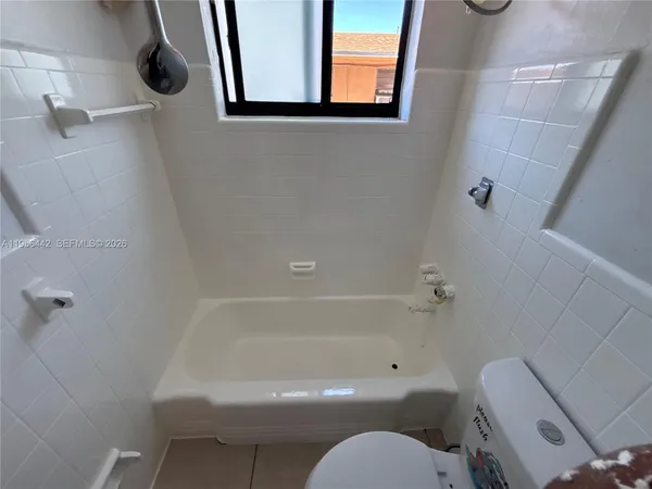 $2,000 | 654 West 29th Street, Unit 6, Hialeah, FL 33012