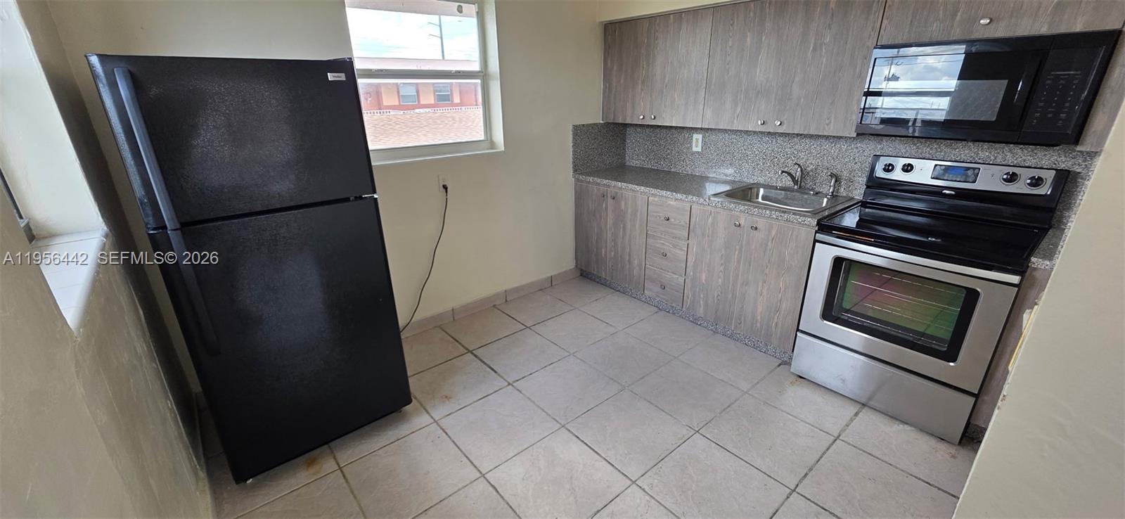 654 West 29th Street, Unit 6 Hialeah, FL 33012 - Photo 4 of 14